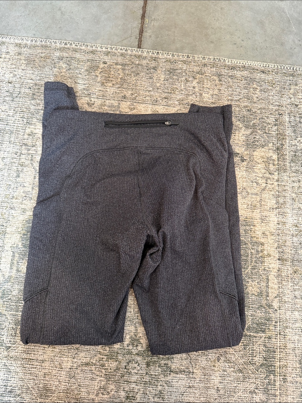 Lululemon - Picture 5 of 6